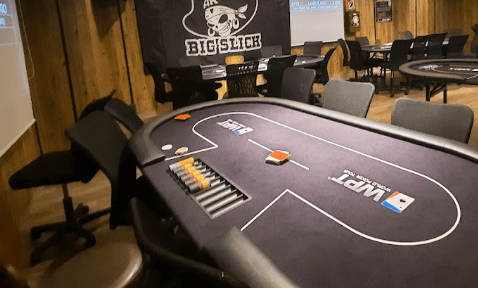 Amusement CasinoBar BIG SLICK